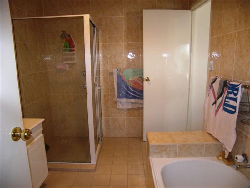 1/9 Eady Avenue, Broadbeach Waters QLD 4218