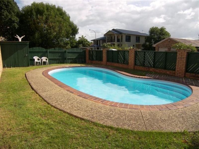 1/9 Eady Avenue, Broadbeach Waters QLD 4218