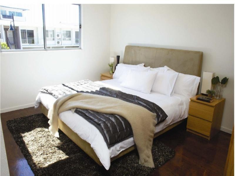 8 Watts Drive, Varsity Lakes QLD 4227