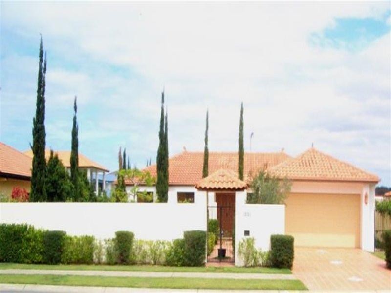 134 Dunlin Drive, Burleigh Waters QLD 4220