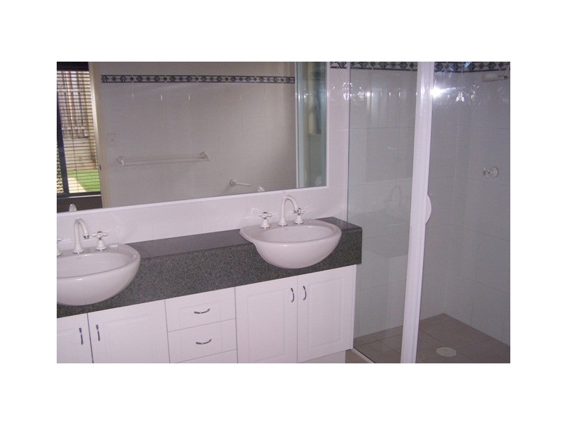 5 Acklin Court, Varsity Lakes QLD 4227