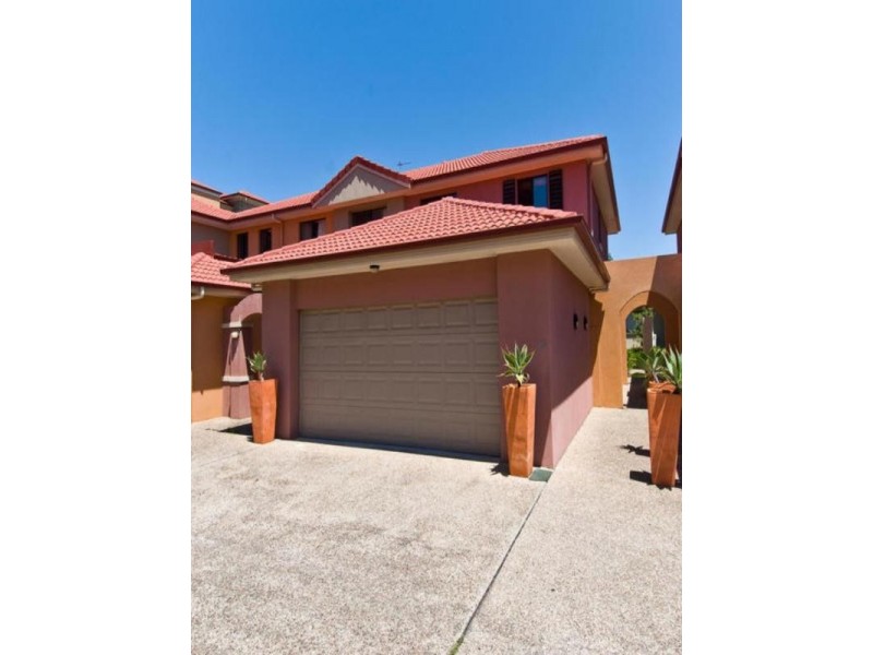 10/2 Geraldton Drive, Varsity Lakes QLD 4227