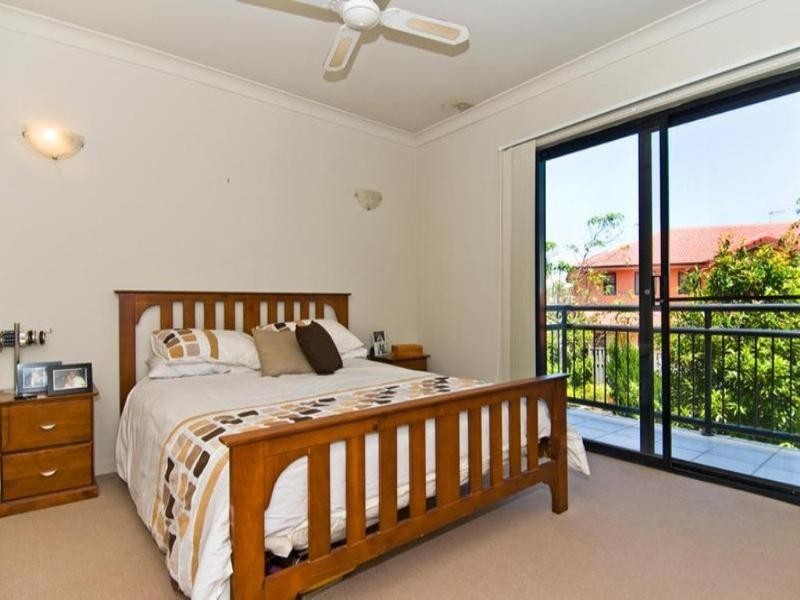 10/2 Geraldton Drive, Varsity Lakes QLD 4227