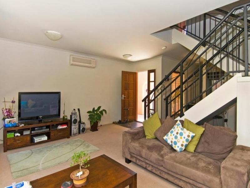 10/2 Geraldton Drive, Varsity Lakes QLD 4227