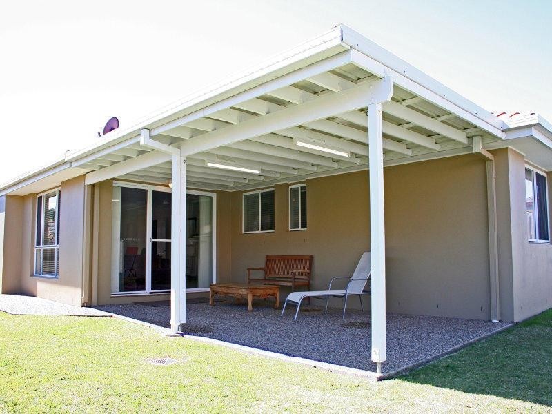 18 Nuthatch Street, Burleigh Waters QLD 4220