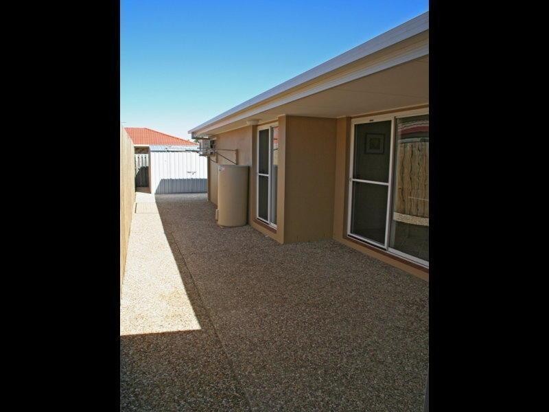 18 Nuthatch Street, Burleigh Waters QLD 4220