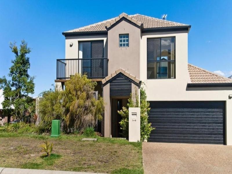 1/8 Carina Peak Drive, Varsity Lakes QLD 4227