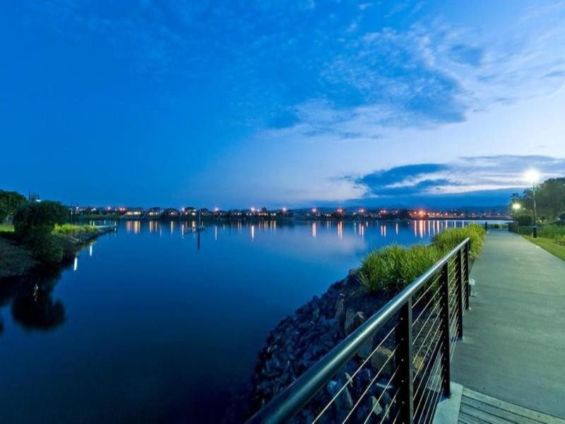 1/8 Carina Peak Drive, Varsity Lakes QLD 4227