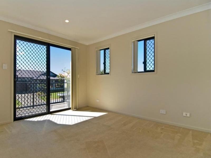 1/8 Carina Peak Drive, Varsity Lakes QLD 4227