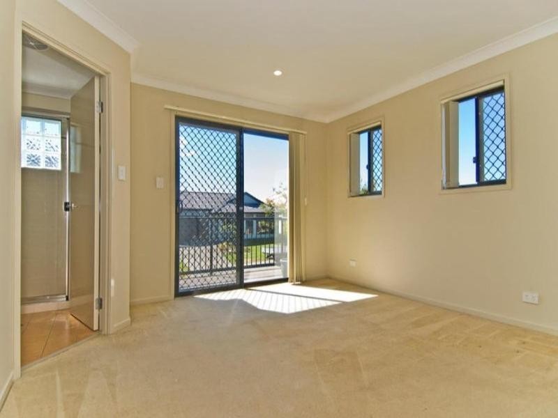 1/8 Carina Peak Drive, Varsity Lakes QLD 4227