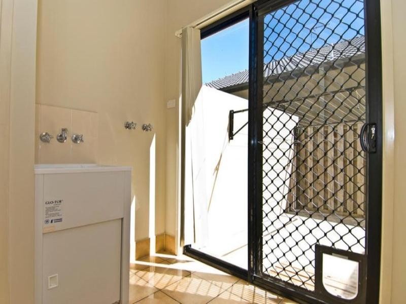 1/8 Carina Peak Drive, Varsity Lakes QLD 4227