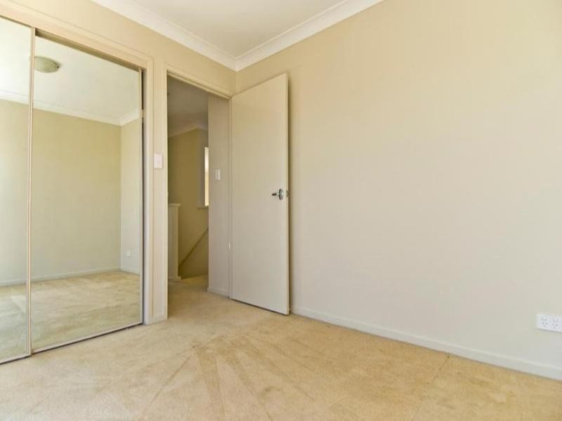 1/8 Carina Peak Drive, Varsity Lakes QLD 4227