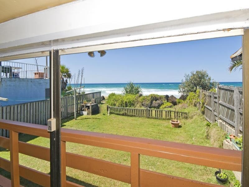 227 Jefferson Lane, Palm Beach QLD 4221