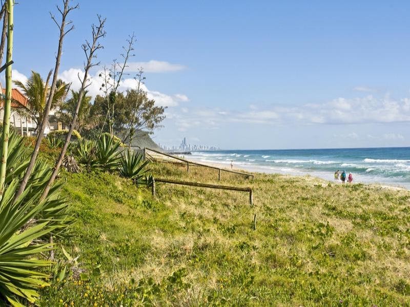 227 Jefferson Lane, Palm Beach QLD 4221