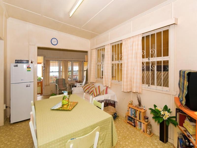 227 Jefferson Lane, Palm Beach QLD 4221