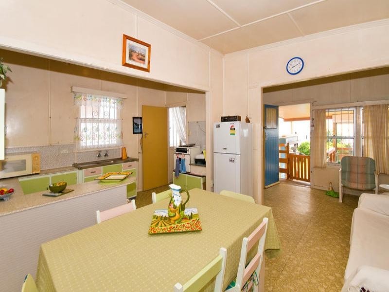 227 Jefferson Lane, Palm Beach QLD 4221