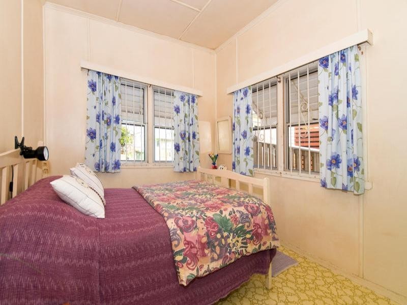 227 Jefferson Lane, Palm Beach QLD 4221