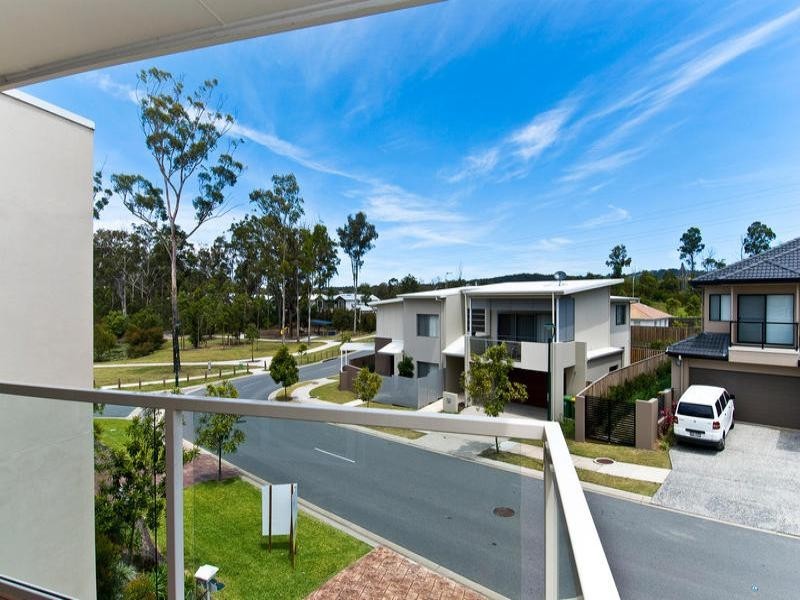 64A Bayswater Avenue, Varsity Lakes QLD 4227