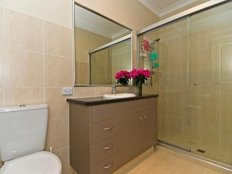 64A Bayswater Avenue, Varsity Lakes QLD 4227