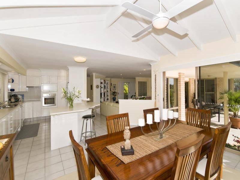 112 Dunlin Drive, Burleigh Waters QLD 4220