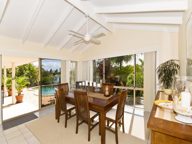 112 Dunlin Drive, Burleigh Waters QLD 4220