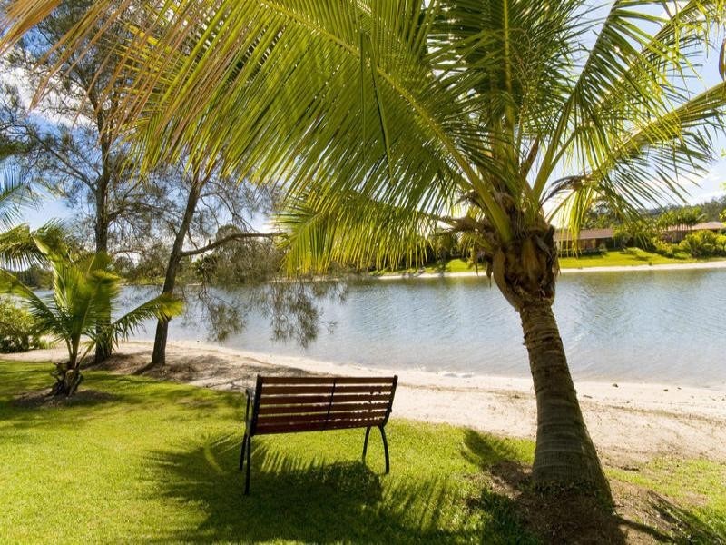 112 Dunlin Drive, Burleigh Waters QLD 4220