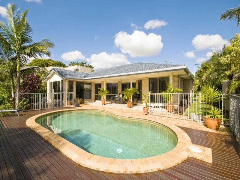 112 Dunlin Drive, Burleigh Waters QLD 4220