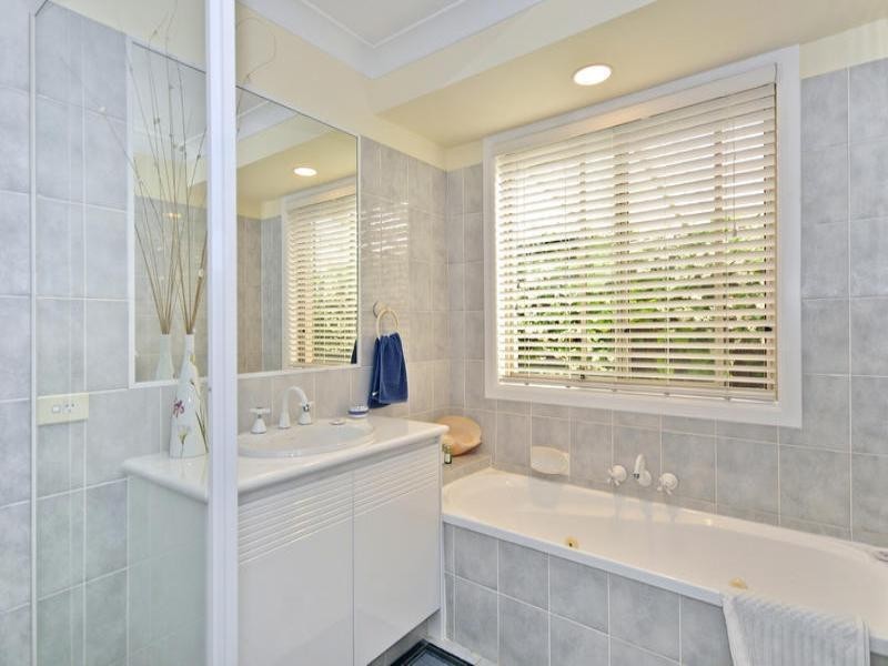 112 Dunlin Drive, Burleigh Waters QLD 4220