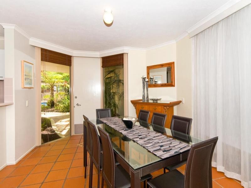 2/31 Teemangum Street, Currumbin QLD 4223
