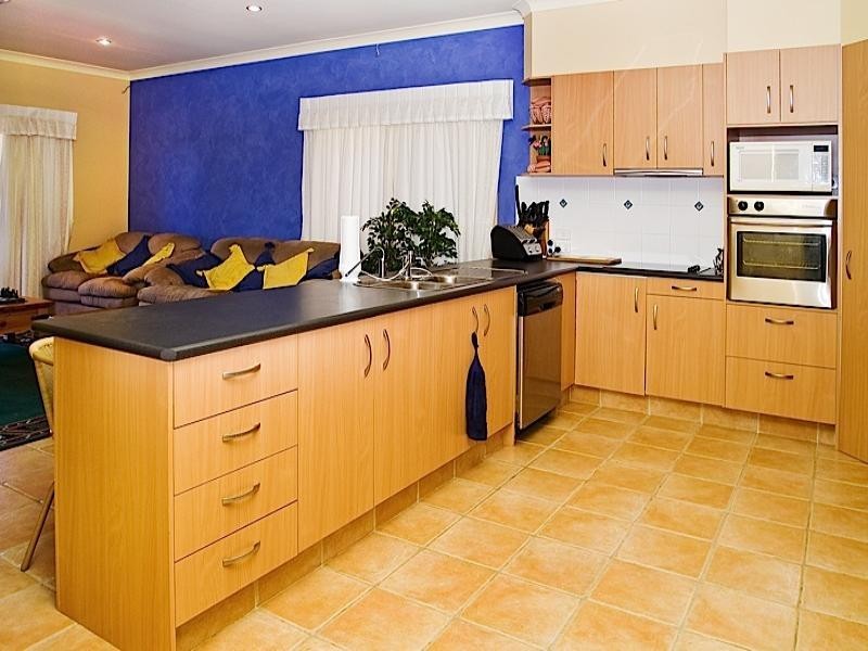 6 Magenta Drive, Varsity Lakes QLD 4227