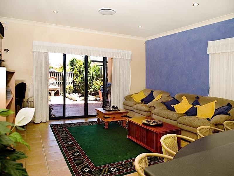 6 Magenta Drive, Varsity Lakes QLD 4227