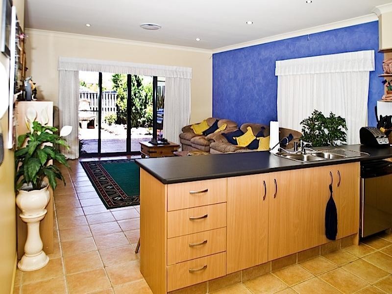 6 Magenta Drive, Varsity Lakes QLD 4227