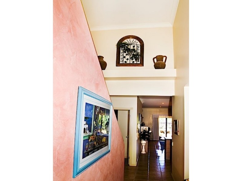 6 Magenta Drive, Varsity Lakes QLD 4227