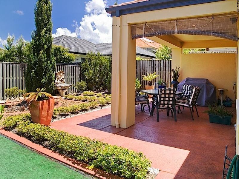 6 Magenta Drive, Varsity Lakes QLD 4227