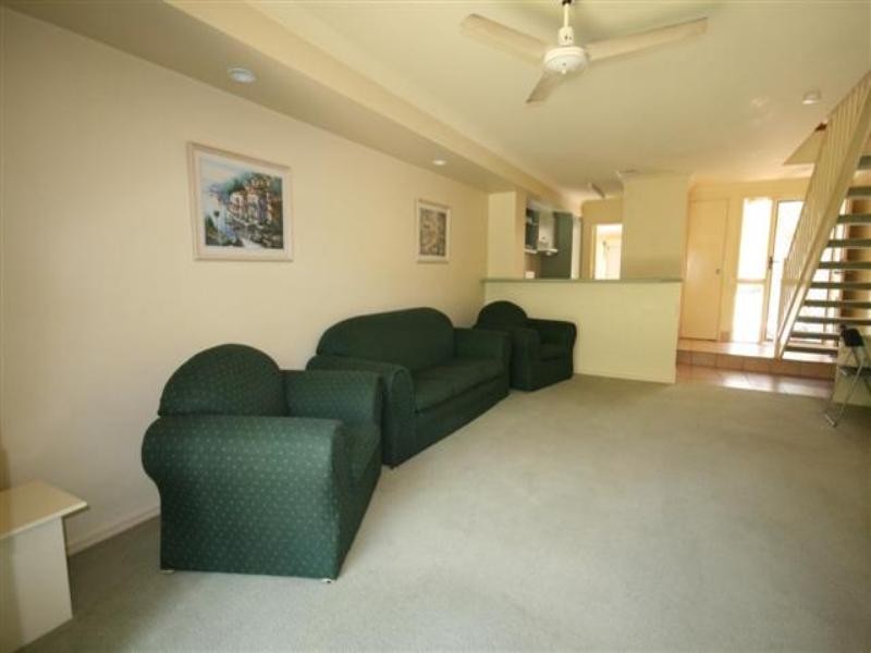 96/215 Cottesloe Drive, Mermaid Waters QLD 4218