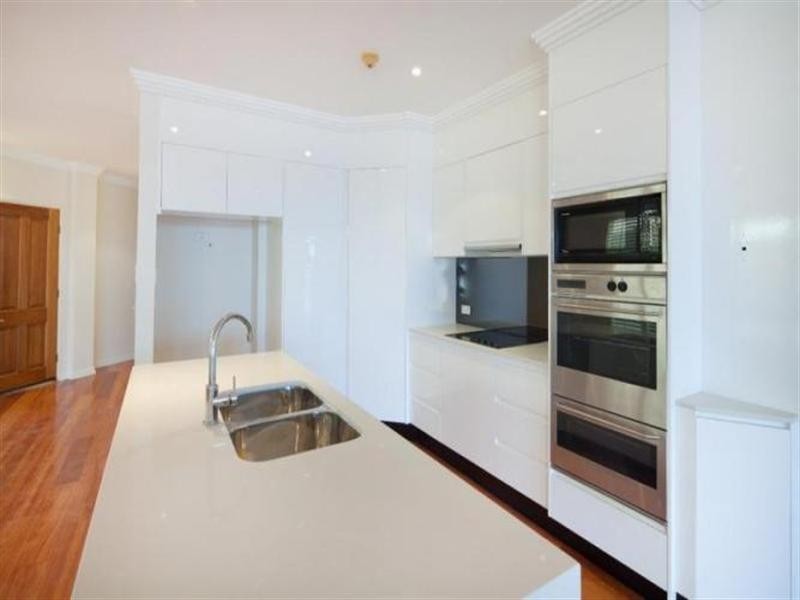 7106 Marine Drive East, Sanctuary Cove QLD 4212