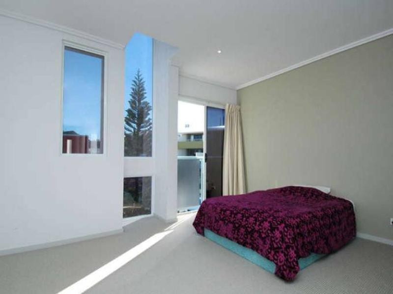 8 Lader Terrace, Varsity Lakes QLD 4227