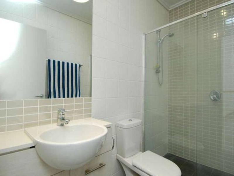 8 Lader Terrace, Varsity Lakes QLD 4227