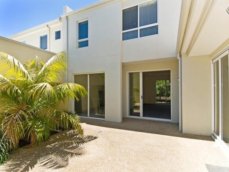 12 Lader Terrace, Varsity Lakes QLD 4227