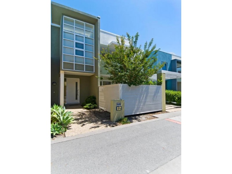 12 Lader Terrace, Varsity Lakes QLD 4227