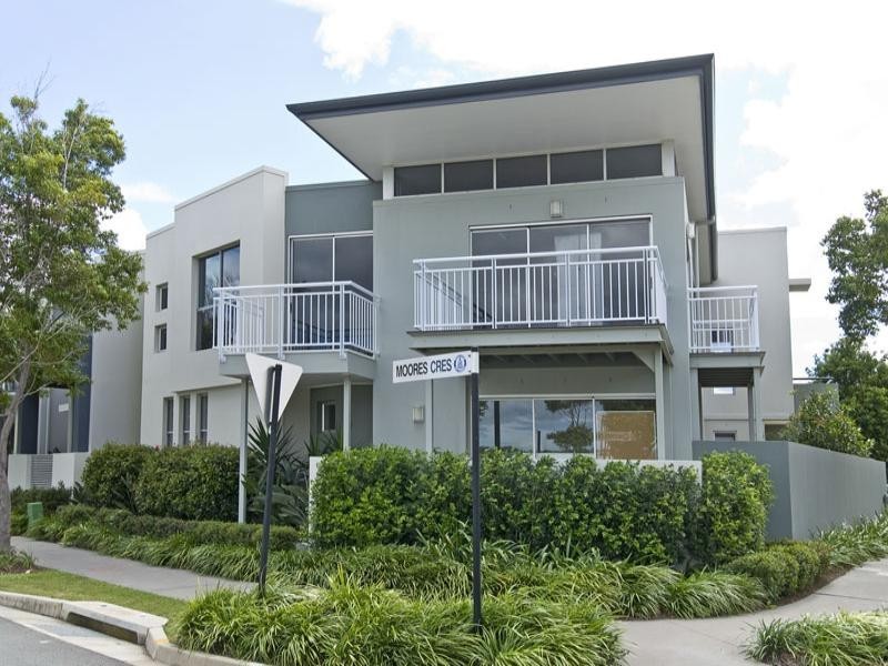 13 Watts Drive, Varsity Lakes QLD 4227