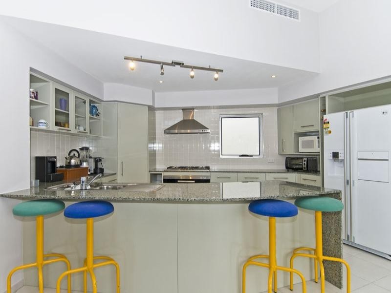 13 Watts Drive, Varsity Lakes QLD 4227