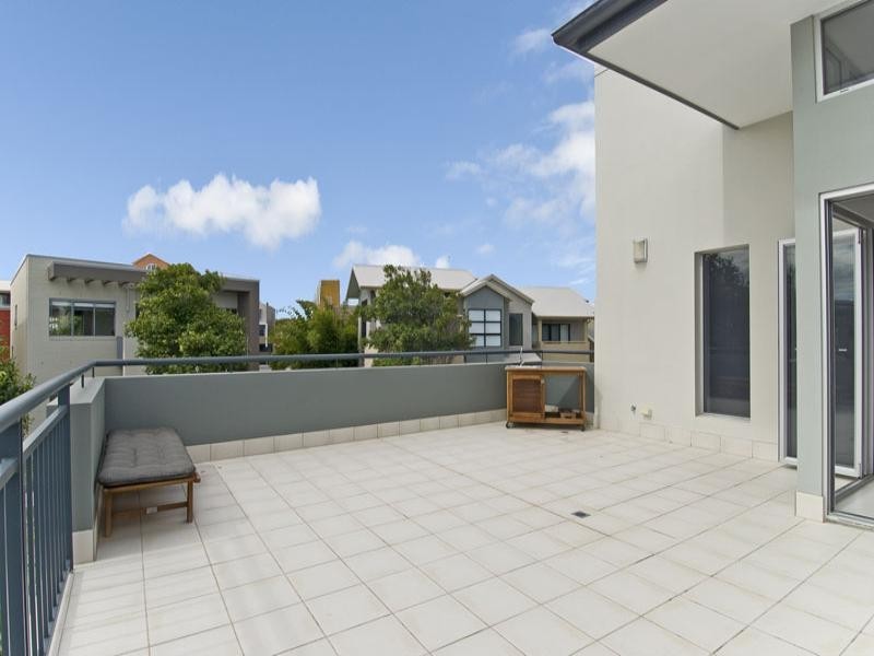 13 Watts Drive, Varsity Lakes QLD 4227