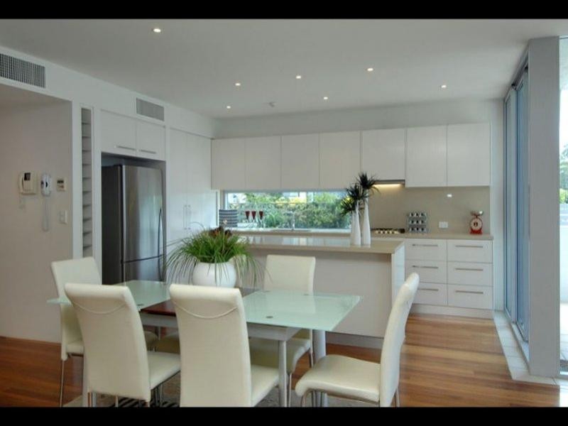 112 The Esplanade, Burleigh Heads QLD 4220