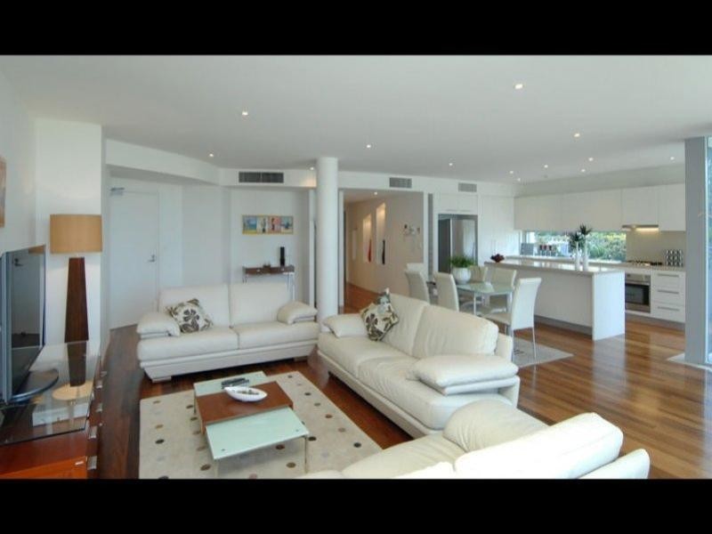 112 The Esplanade, Burleigh Heads QLD 4220