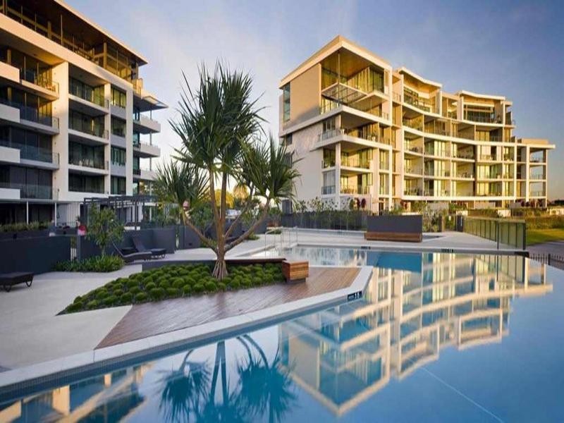 323 Bayview Street, Hollywell QLD 4216