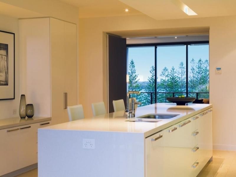 323 Bayview Street, Hollywell QLD 4216