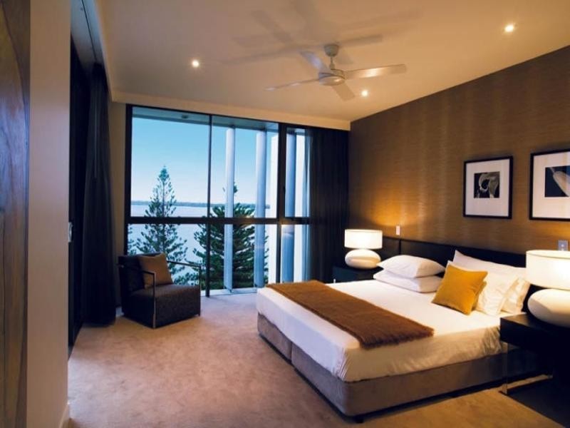 323 Bayview Street, Hollywell QLD 4216