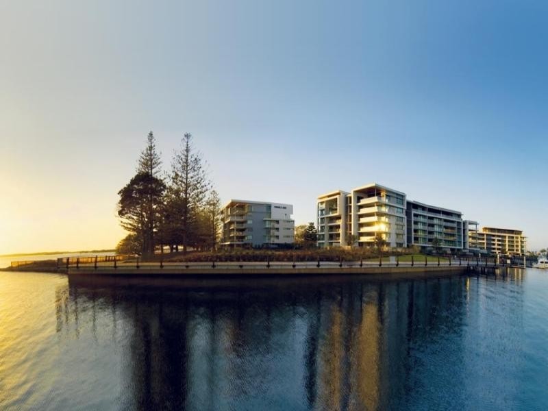 323 Bayview Street, Hollywell QLD 4216