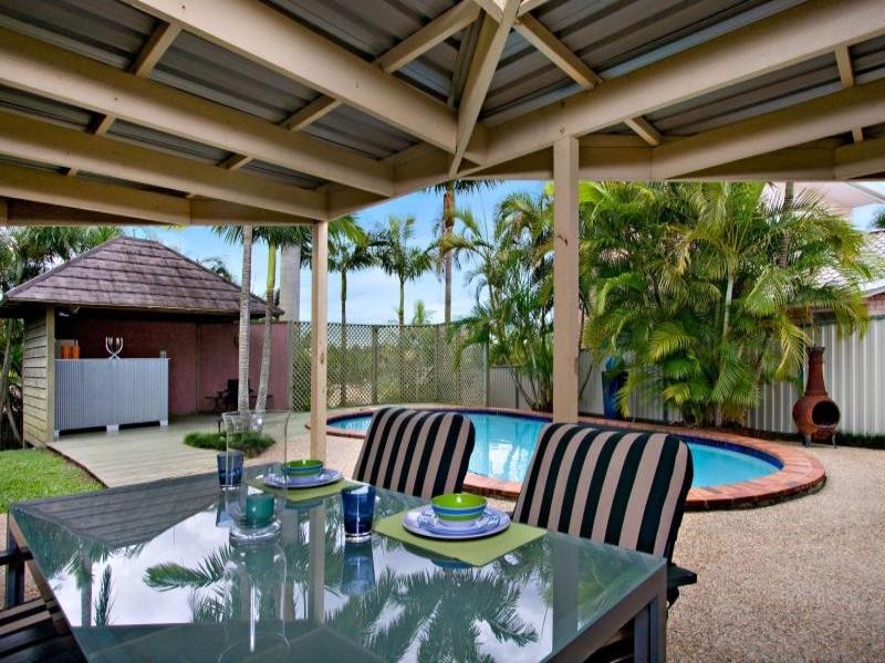 8 Laggan Court, Merrimac QLD 4226